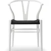 Y-stol CH24 Soft Natural White med sort flet af Hans J. Wegner