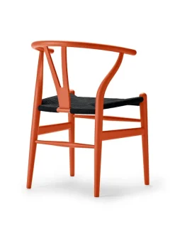 Y-stol CH24 Soft Orange Red med sort flet af Hans J. Wegner