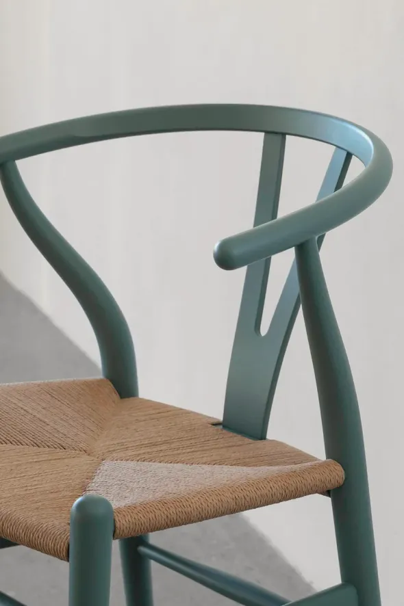 Y-stol CH24 Soft Pewter af Hans J. Wegner