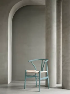 Y-stol CH24 Soft Pewter af Hans J. Wegner